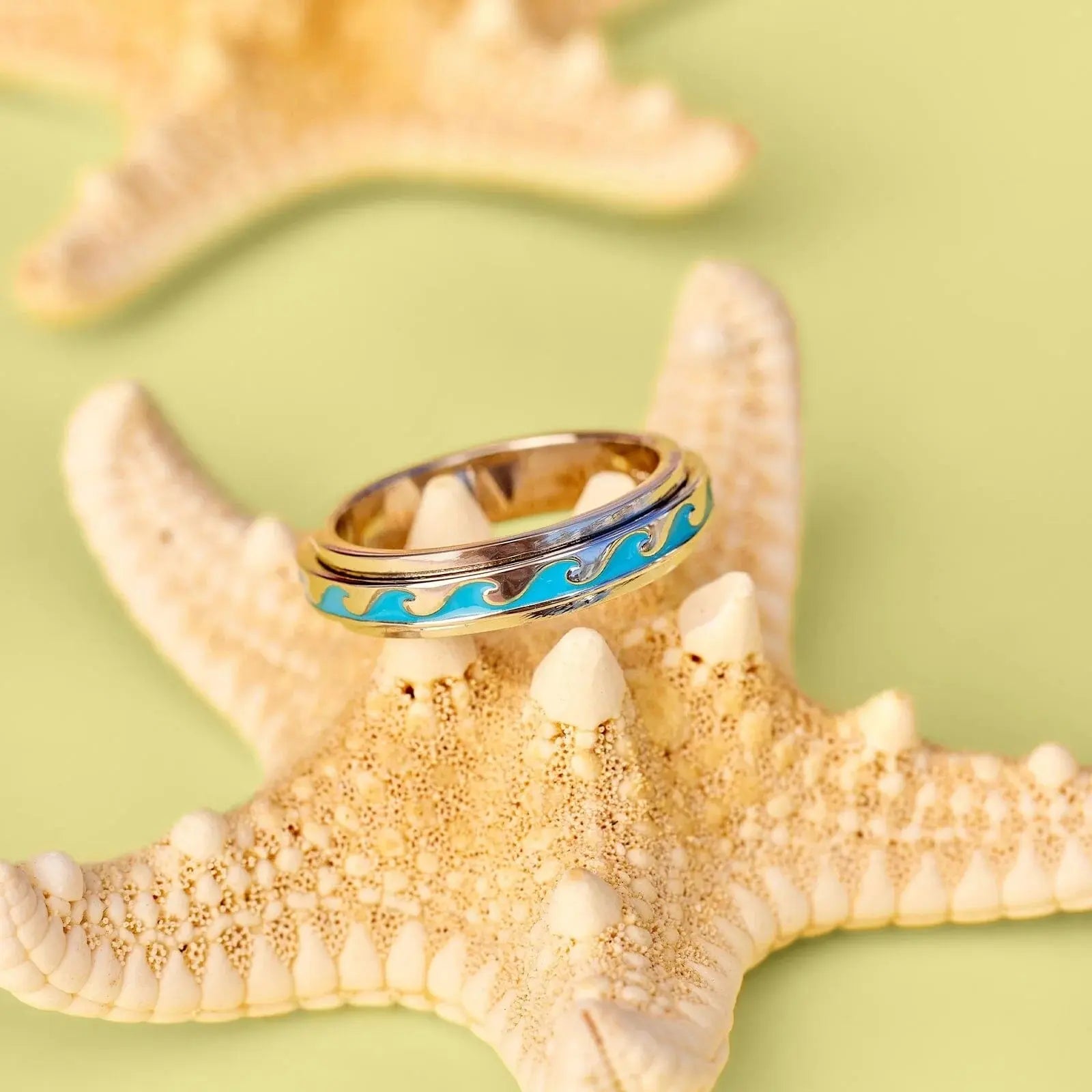 Pura Vida Enamel Wave Fidget Ring – Ocean-Inspired Style